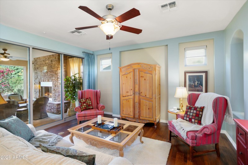 ATTTRACTIVE VIEW OF PATIO & BACKYARD