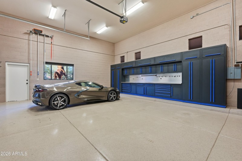 961 Sq Ft | 4 Cars w/Lifts