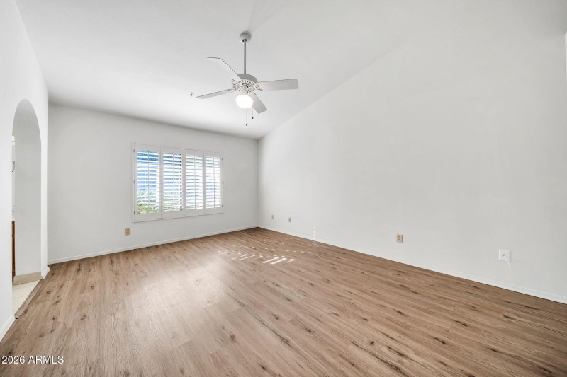 9007 E Voltaire Dr-26