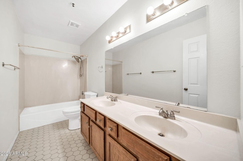 9007 E Voltaire Dr-32