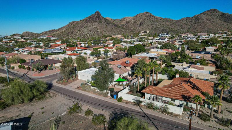 Drone-neighborhood(5)