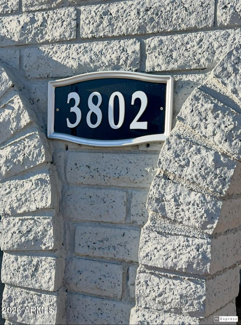 8C5E93AB-39B1-41AE-BD2C-A2B18A86B865