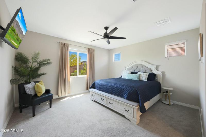 Main bedroom w views