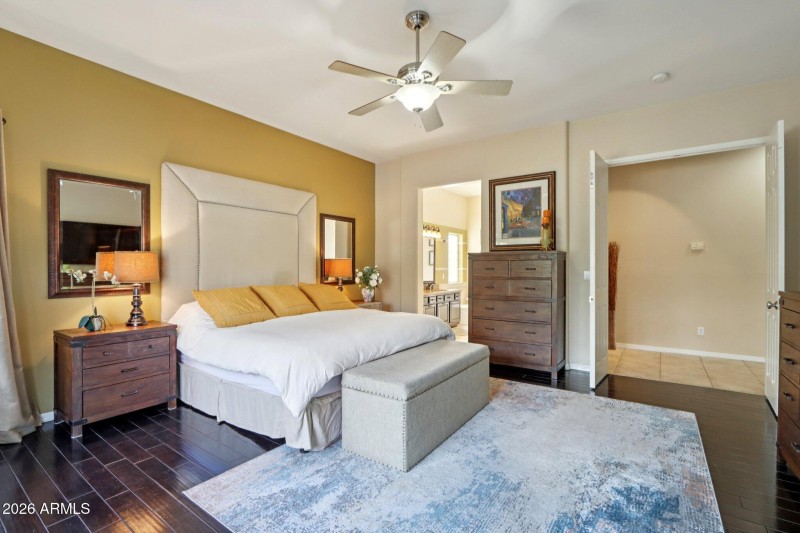 21-web-or-mls-N 15th Ave-S0701-021