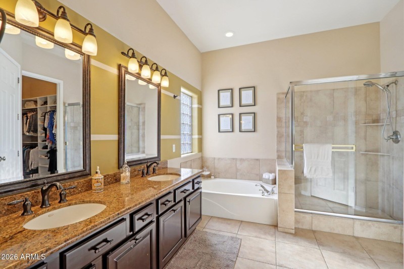 23-web-or-mls-N 15th Ave-S0701-023