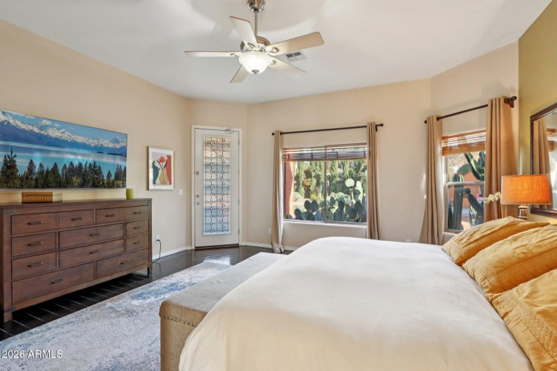 26-web-or-mls-N 15th Ave-S0701-026