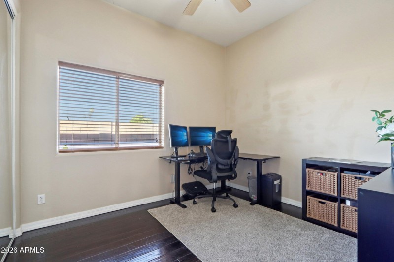 32-web-or-mls-N 15th Ave-S0701-032