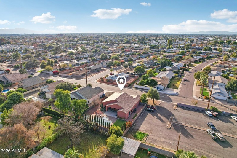 50-web-or-mls-N 15th Ave-S0701-050