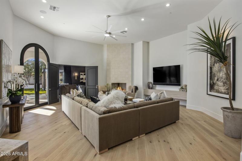 61-web-or-mls-D46A5310