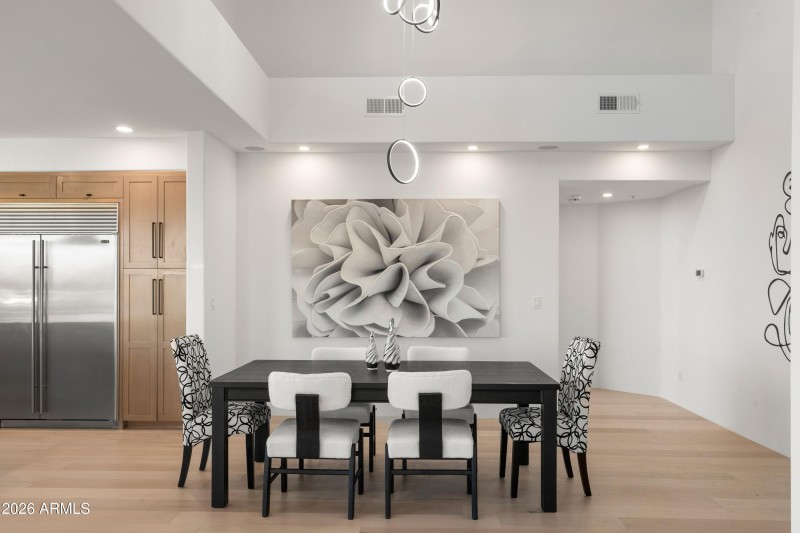 010_Dining Dimensions