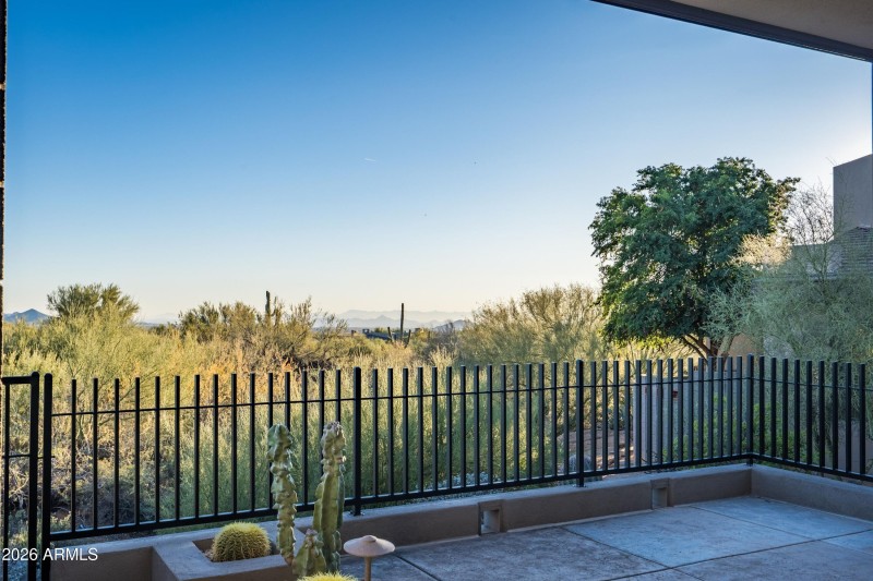 048_Down Valley Views