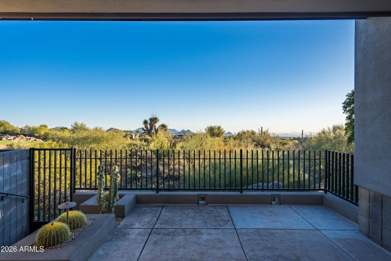 049_Mountain Range Splendor