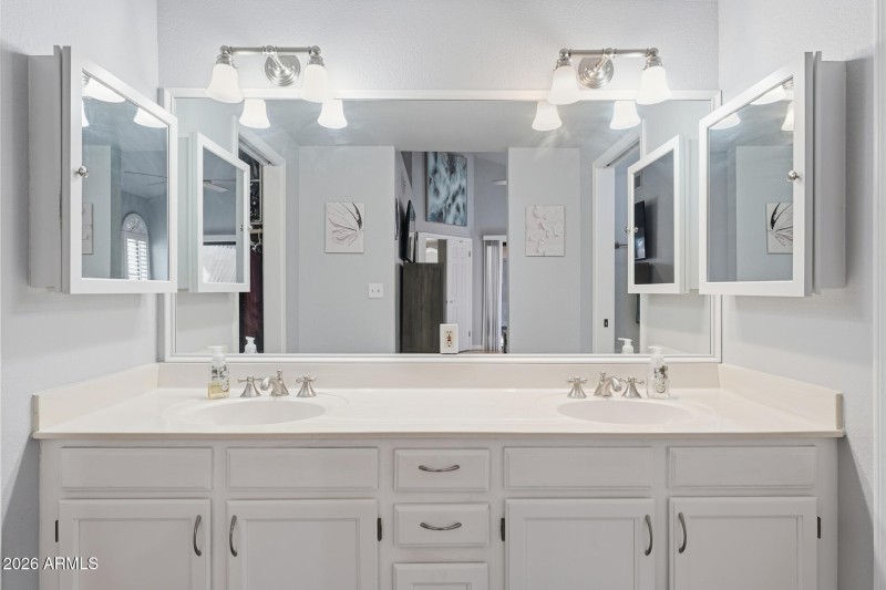 016-primary-bathroom