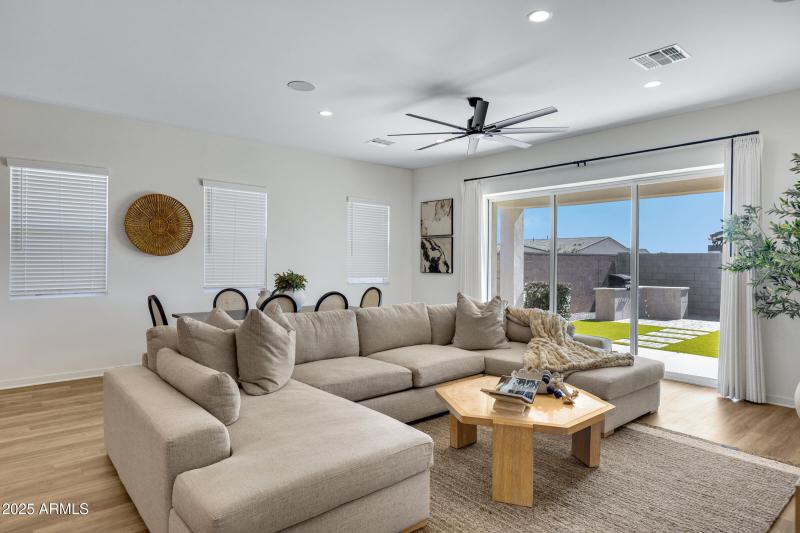 10051 E Talon Ave-16