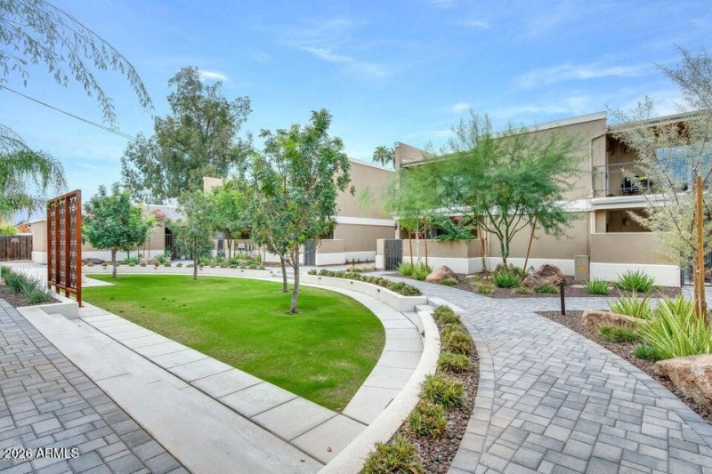 20181213022317113337000000-o