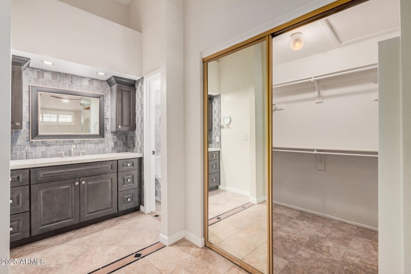 Master Walk In Closet Closet