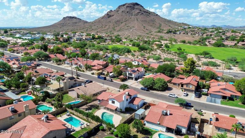 1927 E Crocus Dr-large-035-002-1927 E Cr