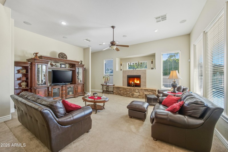 12_019_dsc_2453_with_fire