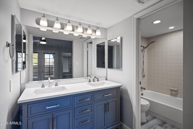 1920 E Maryland Ave #31-26