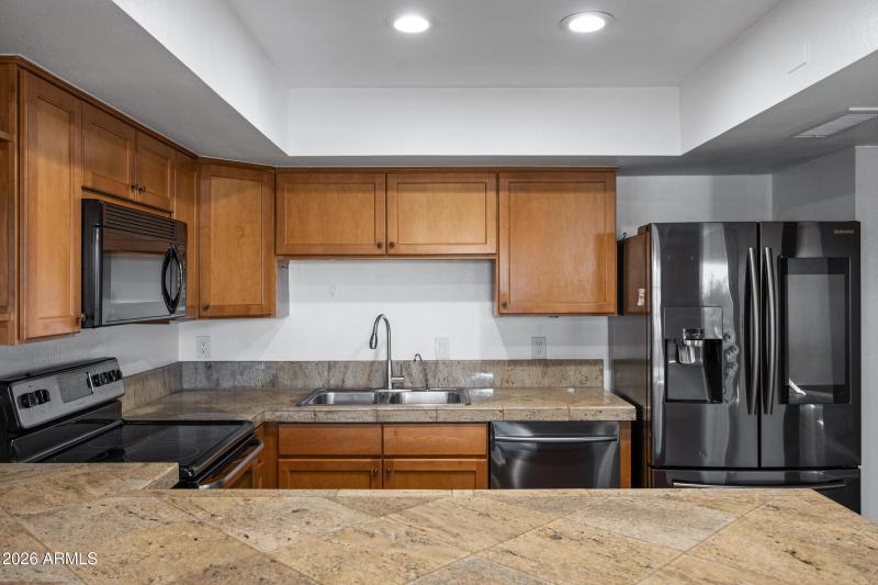 1920 E Maryland Ave #31-13