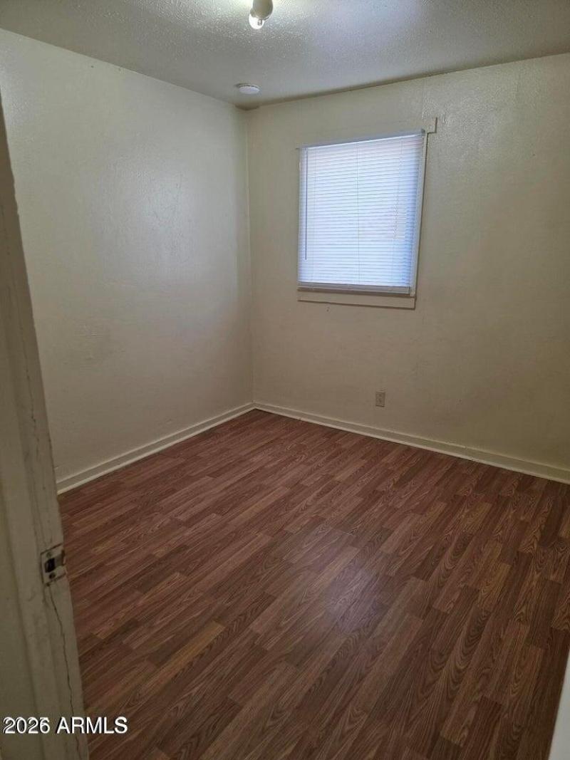 20251015215747304011000000-o