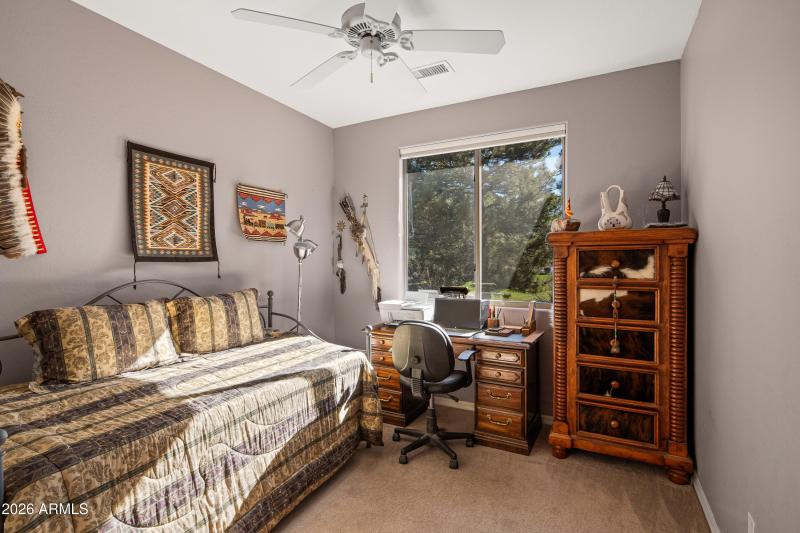 JL_1070CrownRidge-interiors-Bedrooms-05