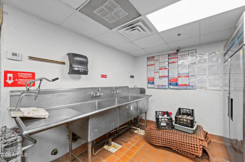 5828 W Indian School Rd Phoenix AZ 85031