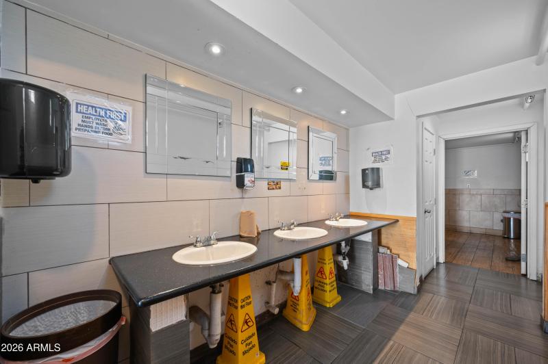 5828 W Indian School Rd Phoenix AZ 85031