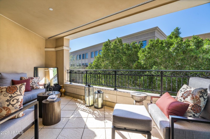 08-7175 E Camelback Rd #305 (23 of 25)