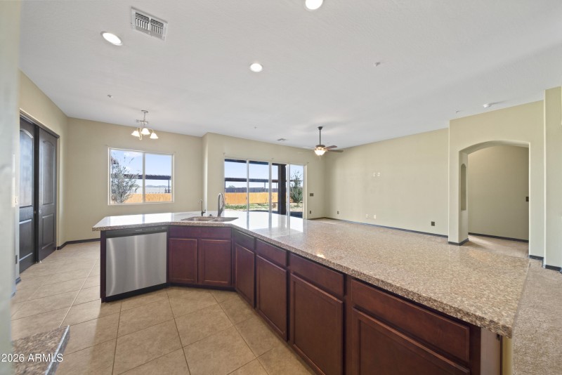 28621 N Bush St00031