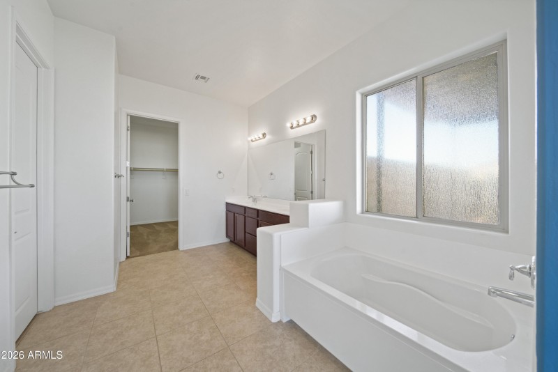 28621 N Bush St00036