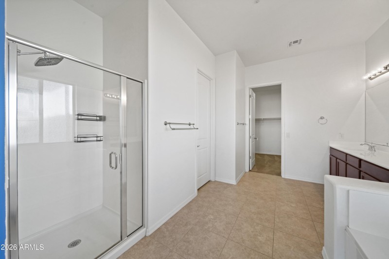 28621 N Bush St00037