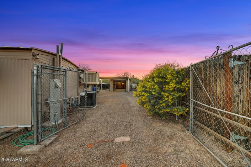N Side RV Drive - Garage - Carport