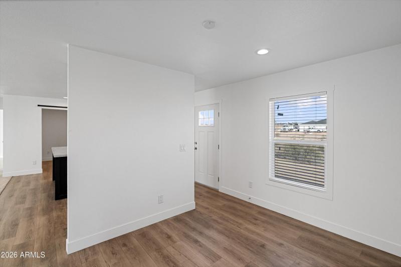 19-Dining to Kitchen