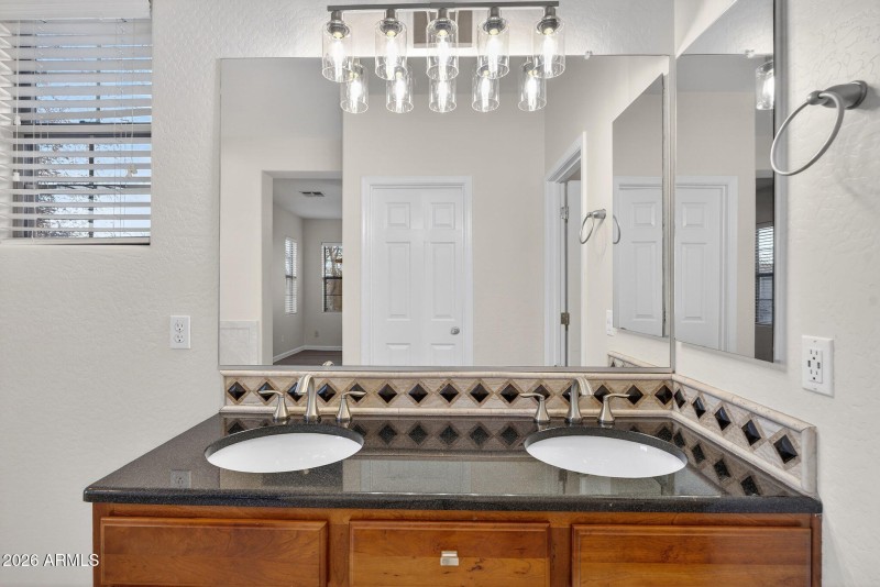 21-web-or-mls-DSC02970