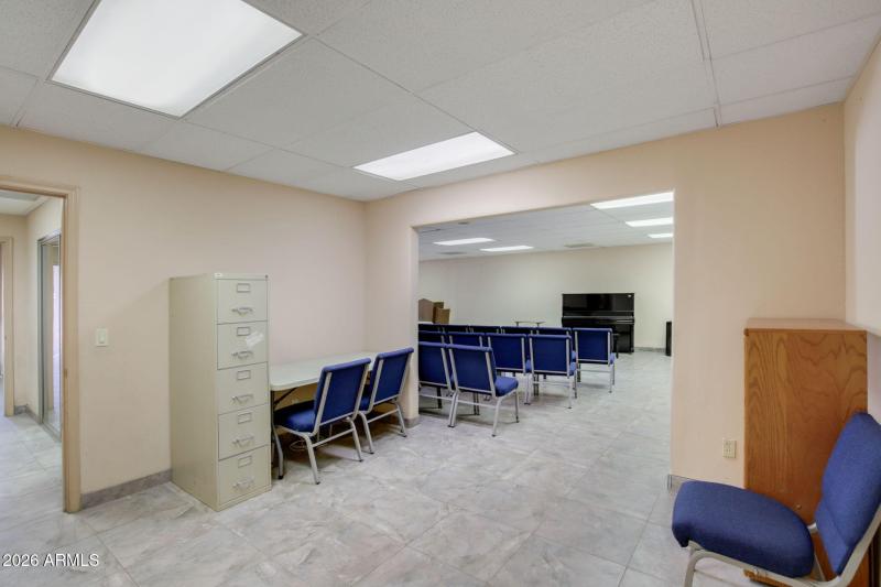 10-web-or-mls-4496 N Black Canyon Hwy -