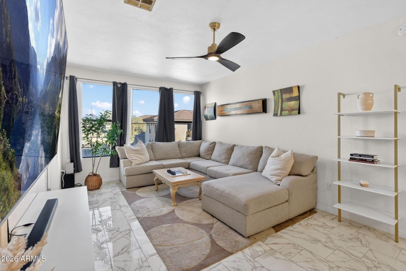 4-web-or-mls-14-E Princess Dr 2153