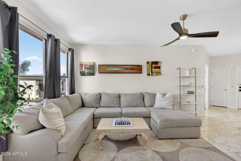 6-web-or-mls-16-E Princess Dr 2153