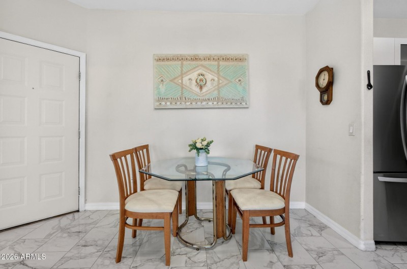 11-web-or-mls-06-E Princess Dr 2153