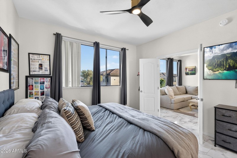 13-web-or-mls-18-E Princess Dr 2153