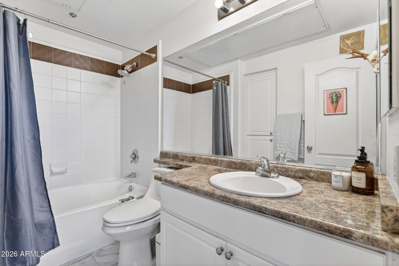 16-web-or-mls-21-E Princess Dr 2153