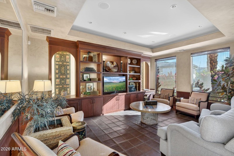 25-web-or-mls-24-E Princess Dr 2153