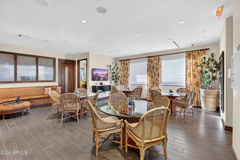 26-web-or-mls-23-E Princess Dr 2153