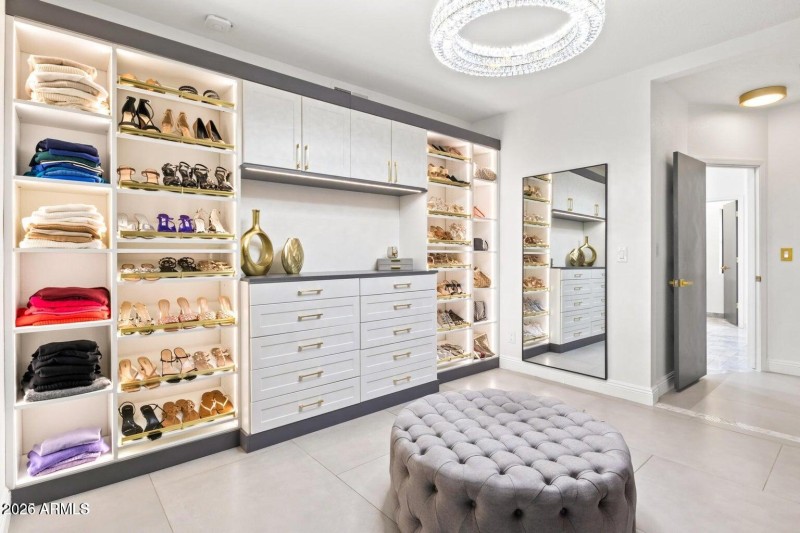 20251011164630182996000000-o