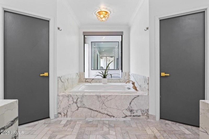 20251011164627332489000000-o