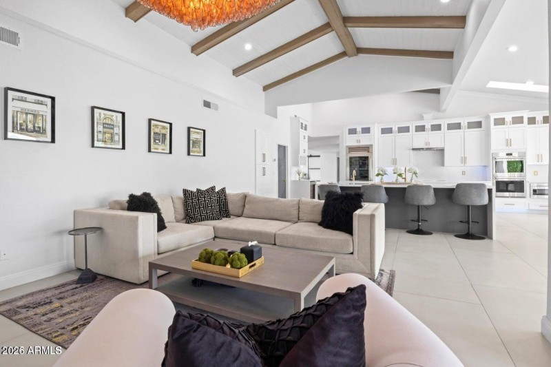 20251011164638588328000000-o