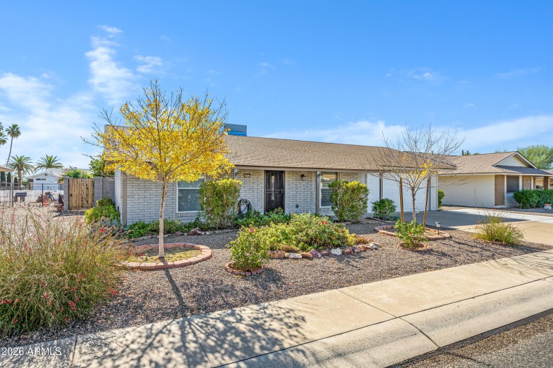 10013 W Mission Ln-3