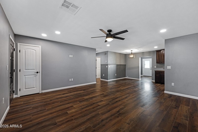 10013 W Mission Ln-7