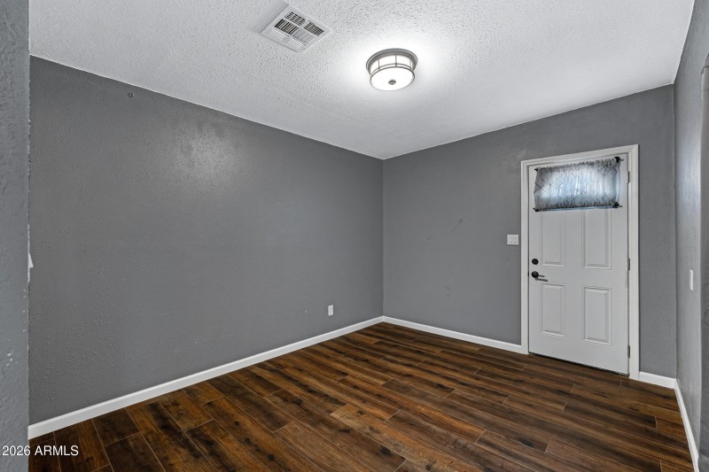 10013 W Mission Ln-16