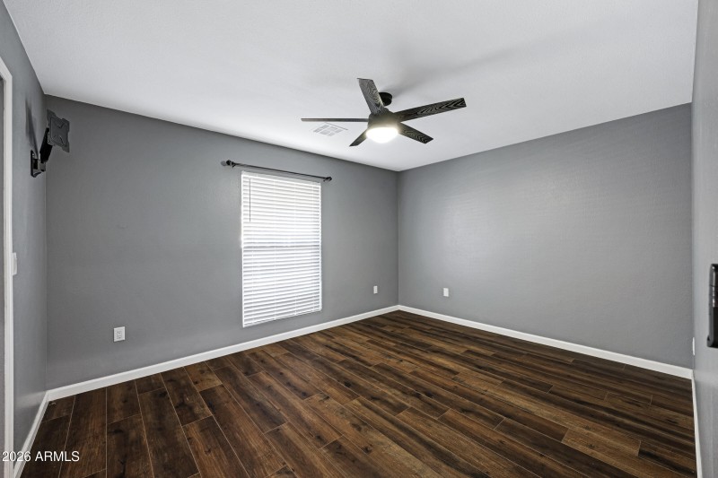 10013 W Mission Ln-18